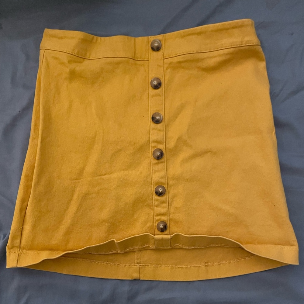 Forever 21 yellow skirt.